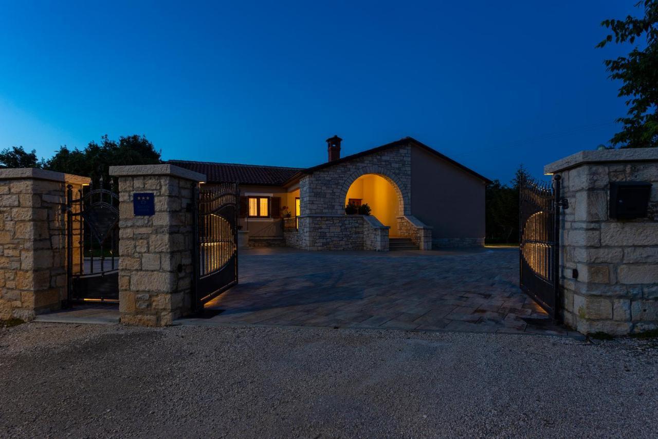Villa Krizanci Žminj Extérieur photo